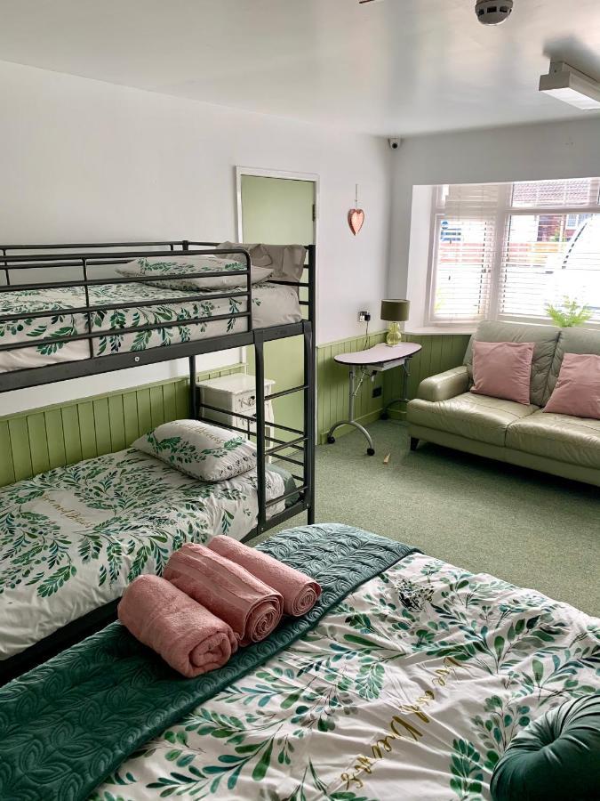 Barrs Court Beds Warmley Exterior foto