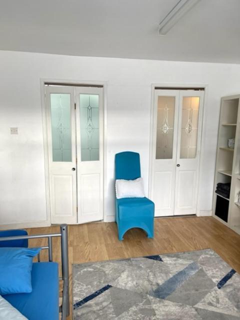 Barrs Court Beds Warmley Exterior foto